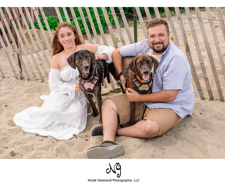 Summer Beach Engagement Photos with Dogs | Nicole Gesmondi Photographer