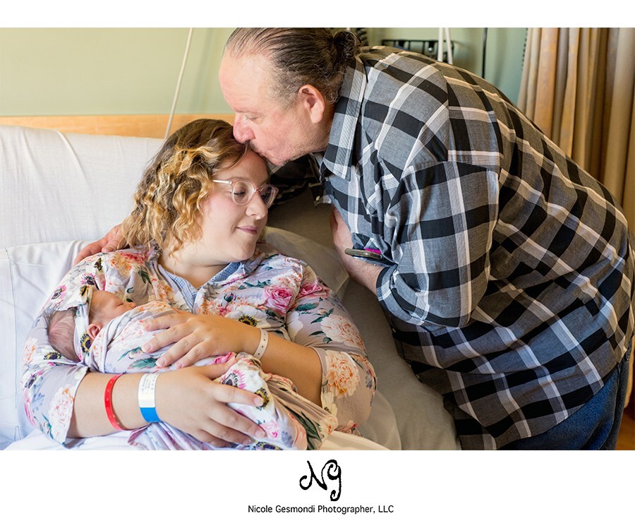 fresh 48 newborn hospital photos with grandparents