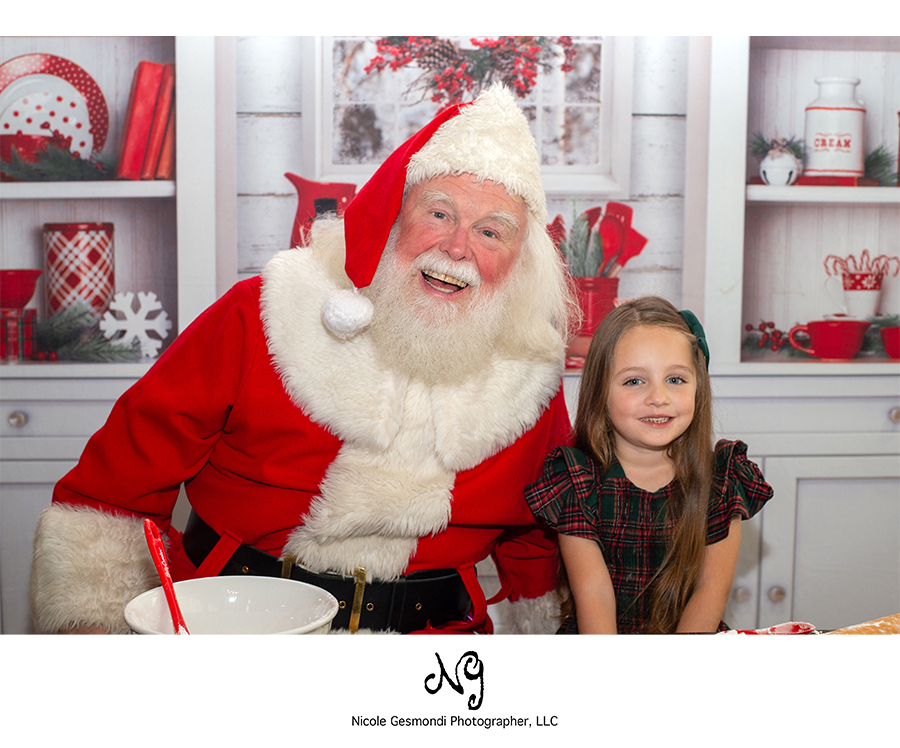 Baking with Santa Holiday Mini Photo Sessions in Warwick, RI