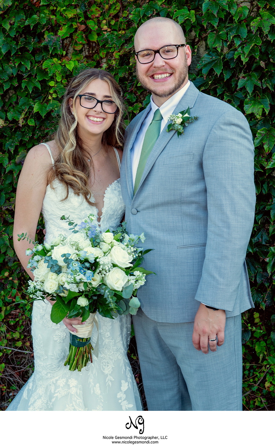 bride and groom wedding photos at wannamoisett country club ri